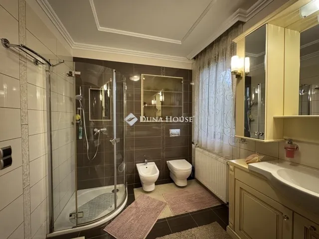 Eladó ház Kecskemét 300 nm