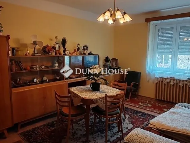 Eladó ház Kecskemét, Hunyadiváros 74 nm