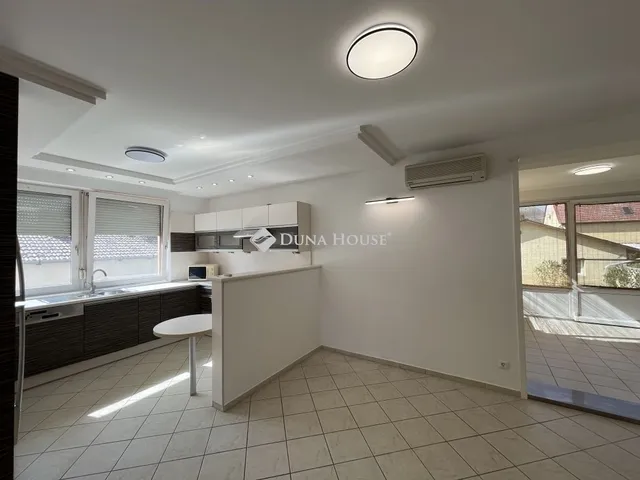 Eladó ház Kecskemét 279 nm