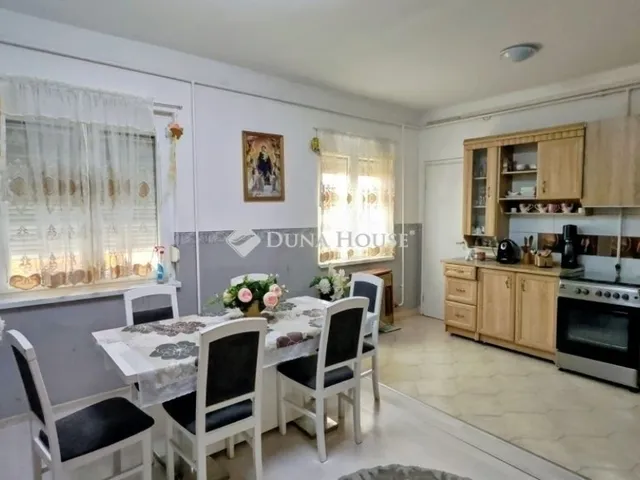 Eladó lakás Kecskemét 92 nm