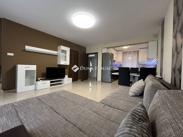 Kiadó ház Kecskemét, Belváros 80 nm