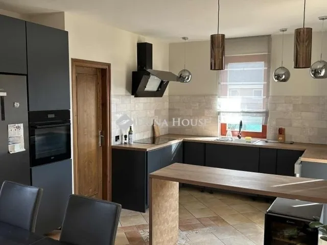 Eladó ház Kecskemét 172 nm