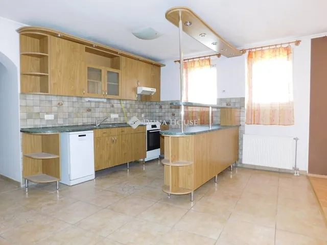 Kiadó lakás Kecskemét, Belváros 86 nm