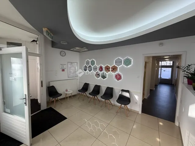 Eladó kereskedelmi és ipari ingatlan Kecskemét 82 nm