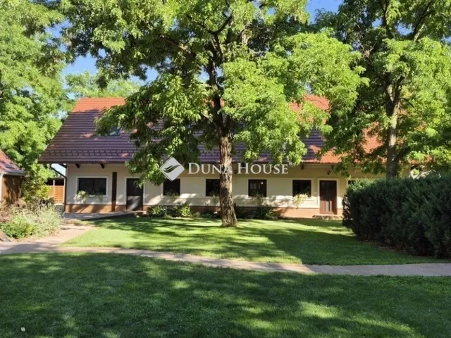 Eladó kereskedelmi és ipari ingatlan Kecskemét 714 nm