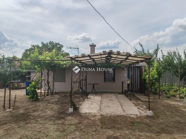 Eladó üdülő és hétvégi ház Cserkeszőlő 38 nm