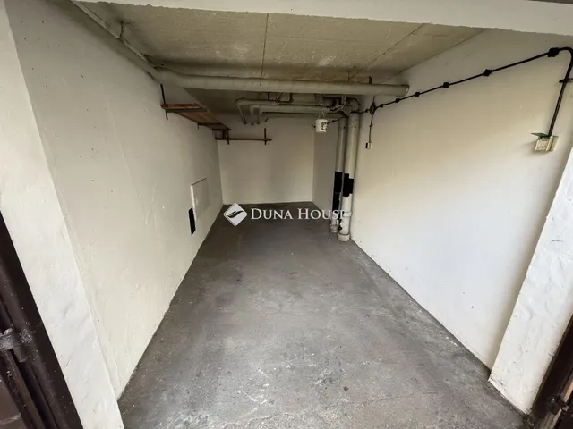 Eladó garázs Kecskemét 13 nm