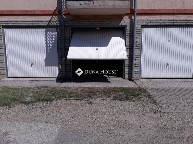 Eladó garázs Kecskemét, Belváros 12 nm