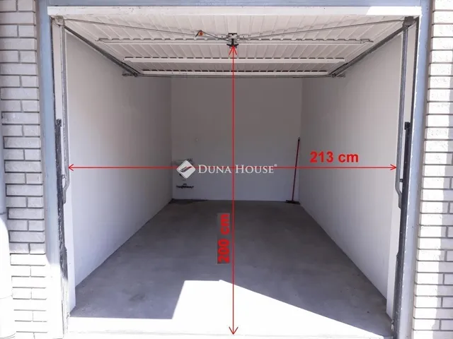 Eladó garázs Kecskemét, Belváros 12 nm