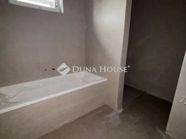 Eladó ház Kecskemét, Hunyadiváros 135 nm