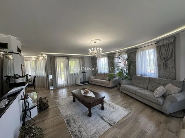 Eladó ház Kecskemét, Vacsihegy 270 nm