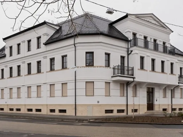Eladó lakás Kecskemét, Belváros 96 nm