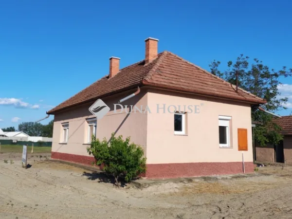 Eladó mezőgazdasági ingatlan Jakabszállás 65 nm