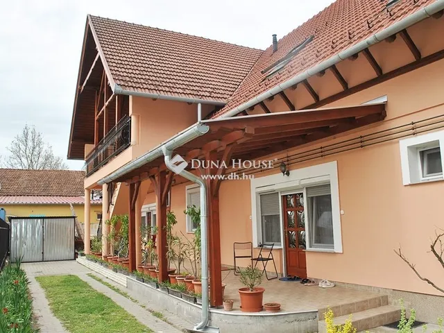 Eladó ház Kerekegyháza 390 nm