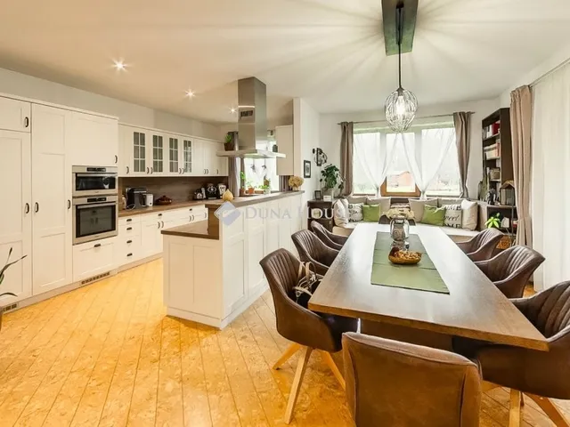 Eladó ház Kecskemét 220 nm