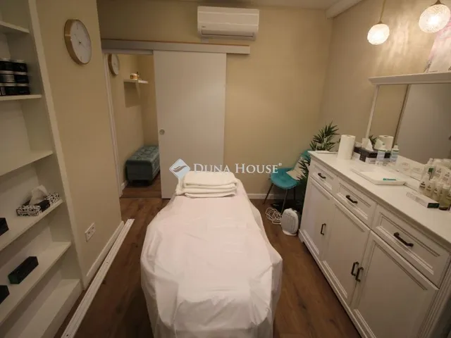 Eladó kereskedelmi és ipari ingatlan Kecskemét 40 nm