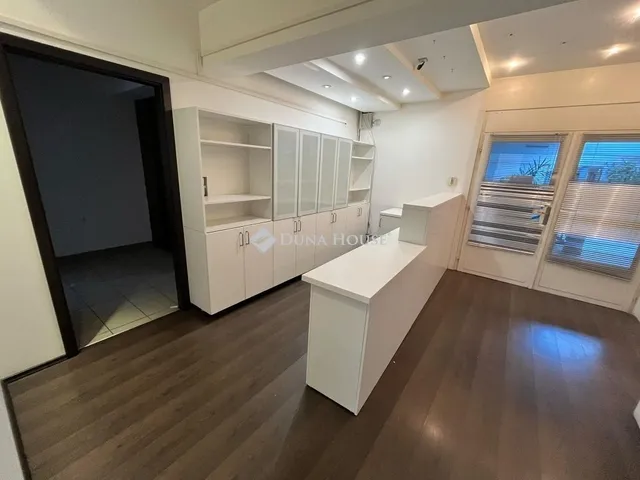 Eladó kereskedelmi és ipari ingatlan Kecskemét 100 nm