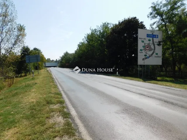 Eladó kereskedelmi és ipari ingatlan Lajosmizse 42070 nm