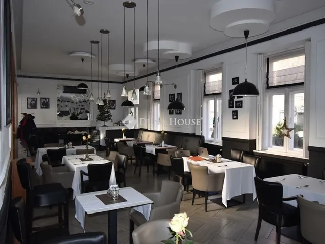 Eladó ház Kecskemét 200 nm