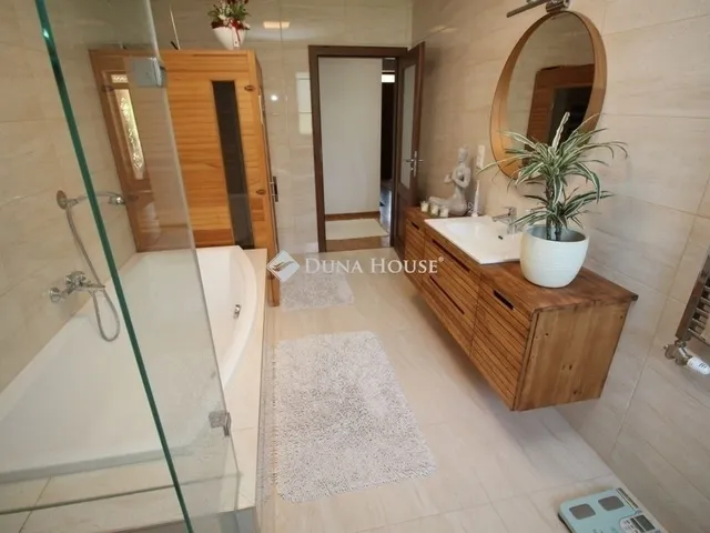 Eladó ház Kecskemét 220 nm