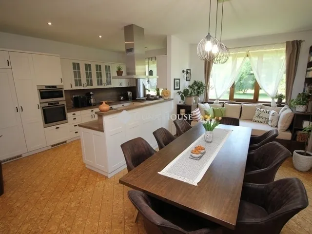 Eladó ház Kecskemét 220 nm