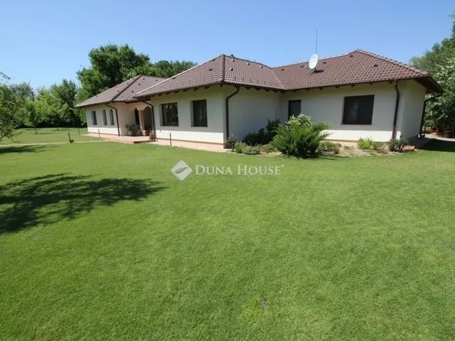 Eladó ház Kecskemét 220 nm