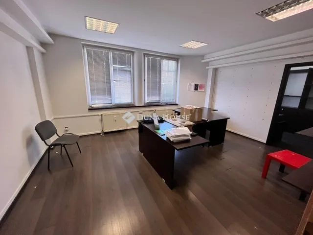 Eladó kereskedelmi és ipari ingatlan Kecskemét 100 nm