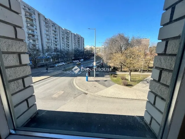 Eladó kereskedelmi és ipari ingatlan Kecskemét 100 nm