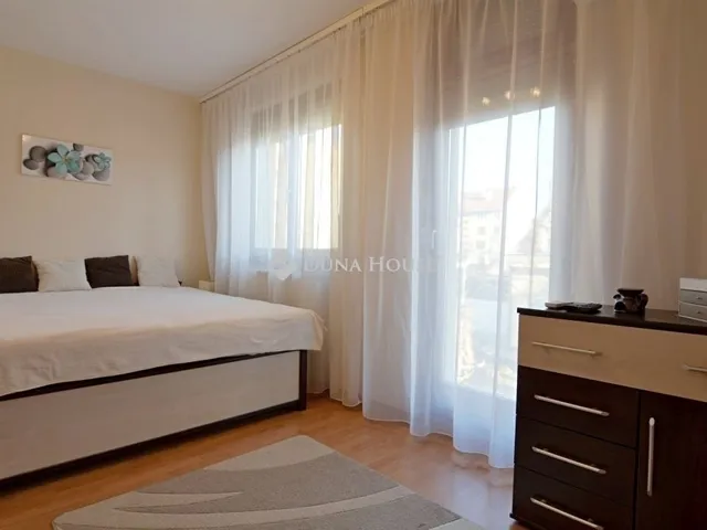 Eladó lakás Kecskemét, Hunyadiváros 95 nm