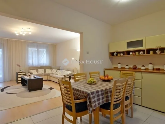 Eladó lakás Kecskemét, Hunyadiváros 95 nm