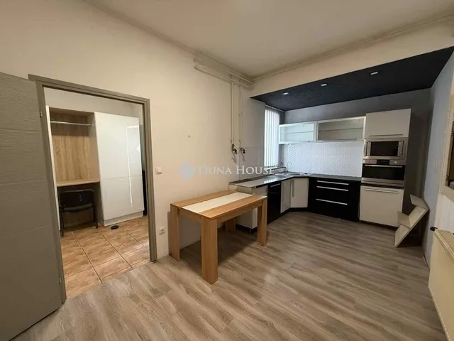 Eladó ház Kecskemét 333 nm