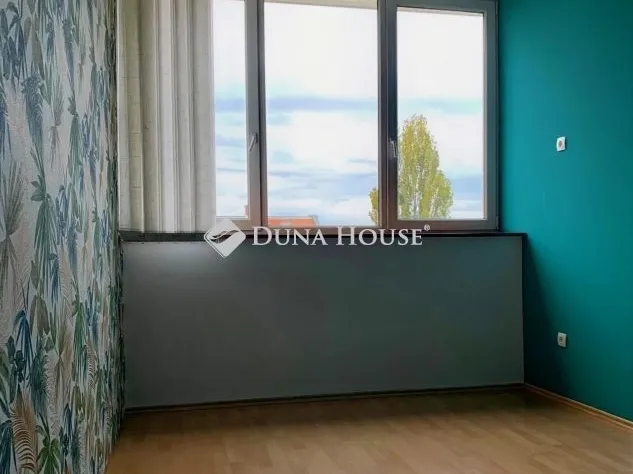 Kiadó kereskedelmi és ipari ingatlan Kecskemét, Belváros 27 nm