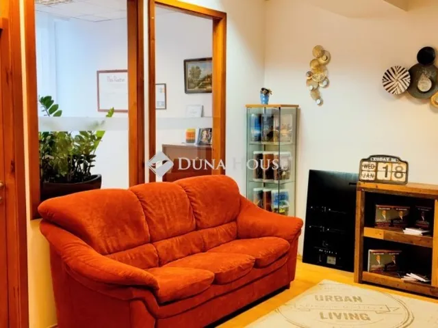 Kiadó kereskedelmi és ipari ingatlan Kecskemét, Belváros 60 nm