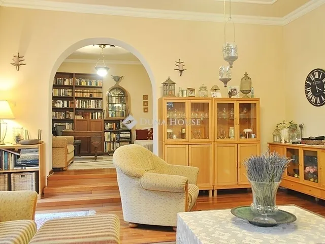 Eladó ház Kecskemét 280 nm