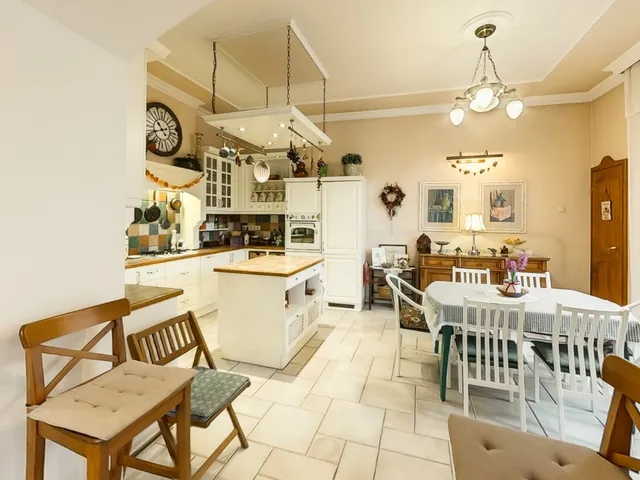 Eladó ház Kecskemét 280 nm