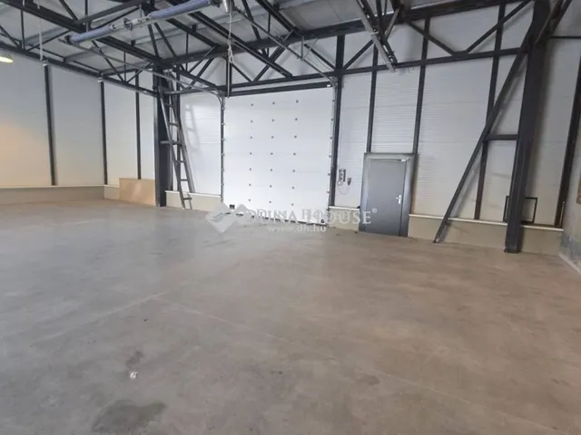 Kiadó kereskedelmi és ipari ingatlan Kecskemét 359 nm