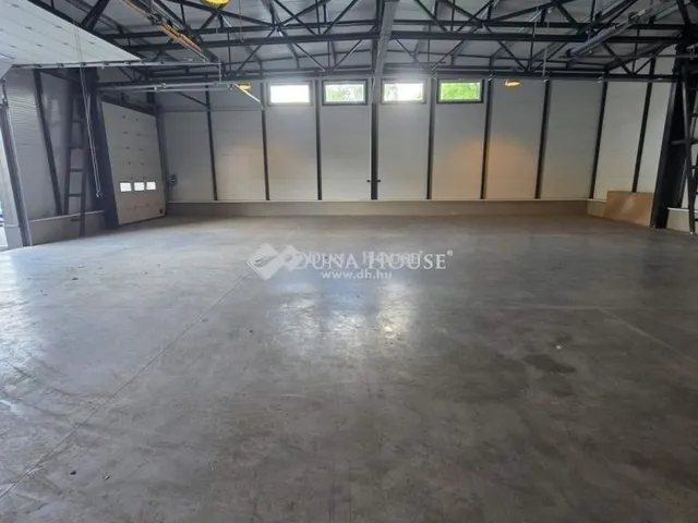 Kiadó kereskedelmi és ipari ingatlan Kecskemét 359 nm