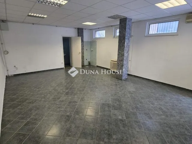 Kiadó kereskedelmi és ipari ingatlan Kecskemét 58 nm