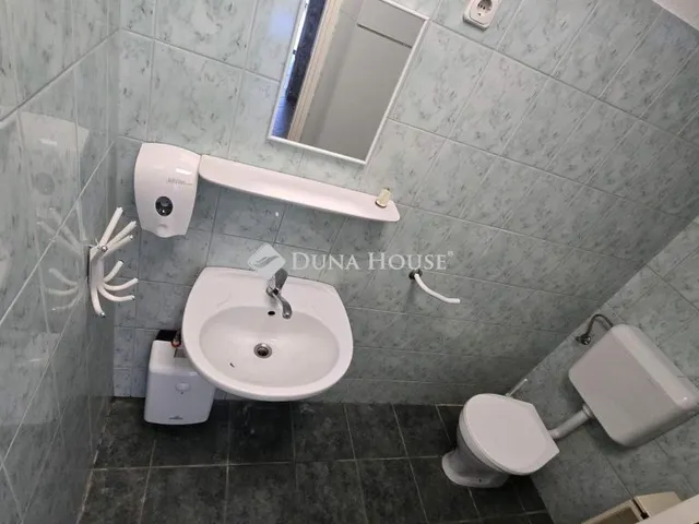 Kiadó kereskedelmi és ipari ingatlan Kecskemét 58 nm