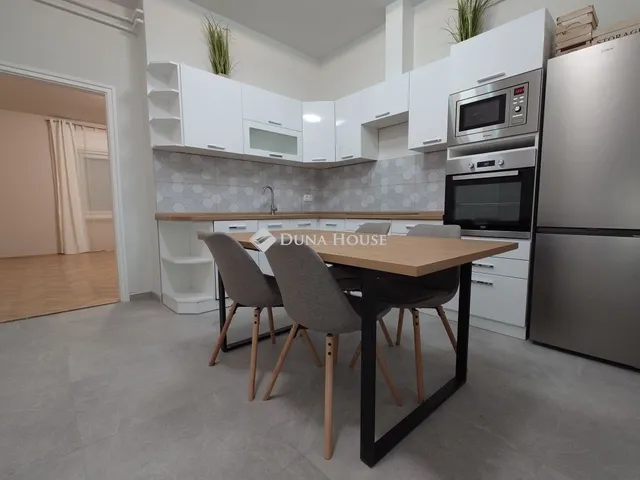 Kiadó lakás Kecskemét, Belváros 66 nm