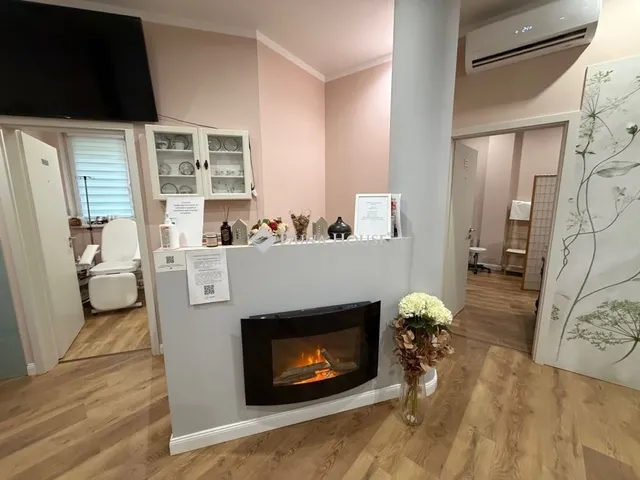 Eladó kereskedelmi és ipari ingatlan Kecskemét 66 nm