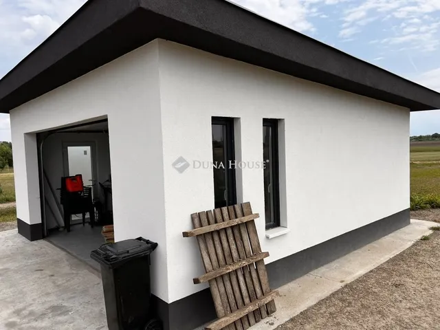 Eladó ház Kecskemét, Máriahegy 190 nm