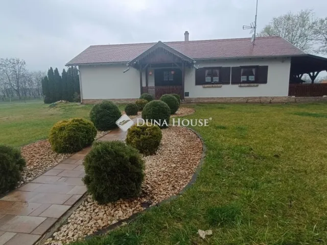 Eladó mezőgazdasági ingatlan Kecskemét, Katonatelep 107 nm