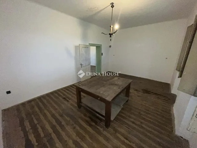 Eladó mezőgazdasági ingatlan Városföld 97 nm