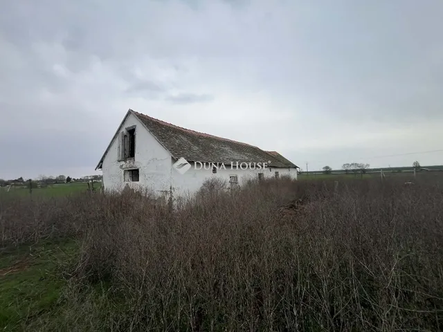 Eladó mezőgazdasági ingatlan Városföld 97 nm
