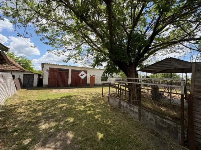Eladó ház Bócsa 180 nm