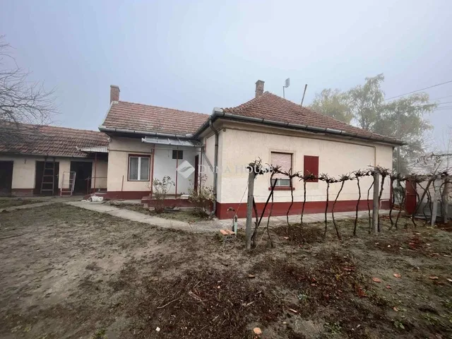 Eladó ház Akasztó 80 nm