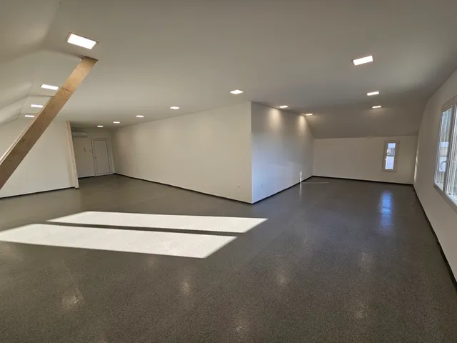 Kiadó kereskedelmi és ipari ingatlan Kecskemét, Déli ipartelep, Külső Szegedi Út 47 nm