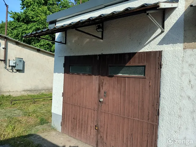 Eladó garázs Veszprém, Újtelep 18 nm