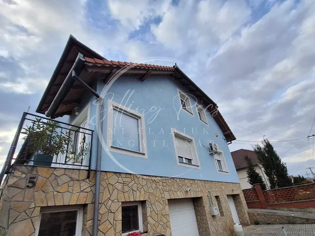 Eladó lakás Pécs, Szabolcsfalu 138 nm
